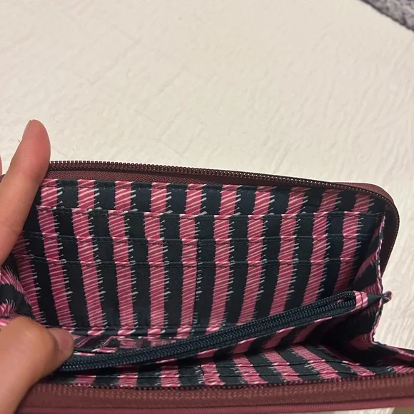 NWT Vera Bradley Women’s Burgundy Wallet - Picture 8 of 10